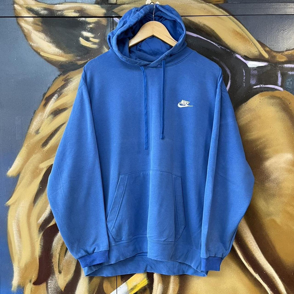 Nike Essential Small Embroidered Logo Hoodie