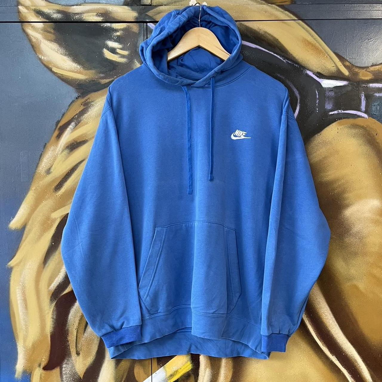 Nike Essential Small Embroidered Logo Hoodie