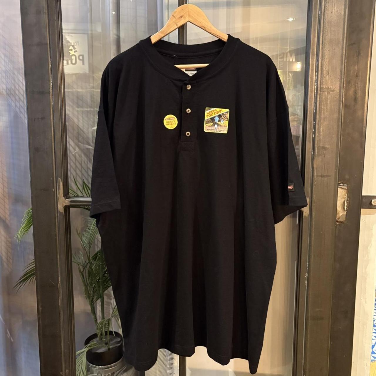 BR2306NS-F - Brand New with Tags Deadstock Eseential Dickies Black Pocket Top Tee T-shirt with embroidered patch logo #skater #workwear #dickies #y2k #brandnew
