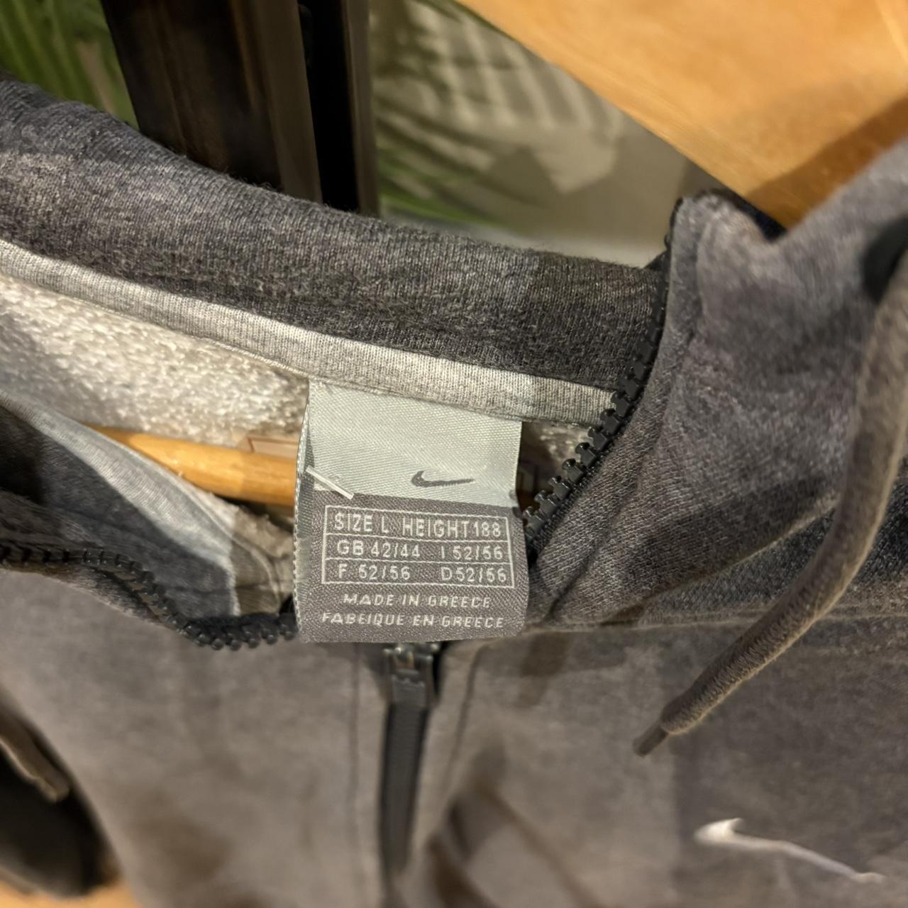 MA2207KD-P - Vintage Retro Essential Grey Nike Full Zip Sweatshirt Hoodie with embroidered swoosh logo #90s #sportswear #essential #nike #y2k