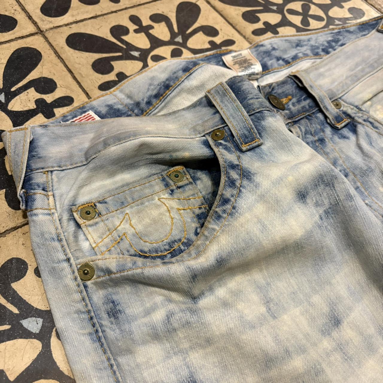 0225D87 - Vintage retro essential True Religion Light Blue Wash Denim straight wide leg Jeans Trousers pants casual workwear skate #denim #truereligion #lightwash #straightleg #wideleg