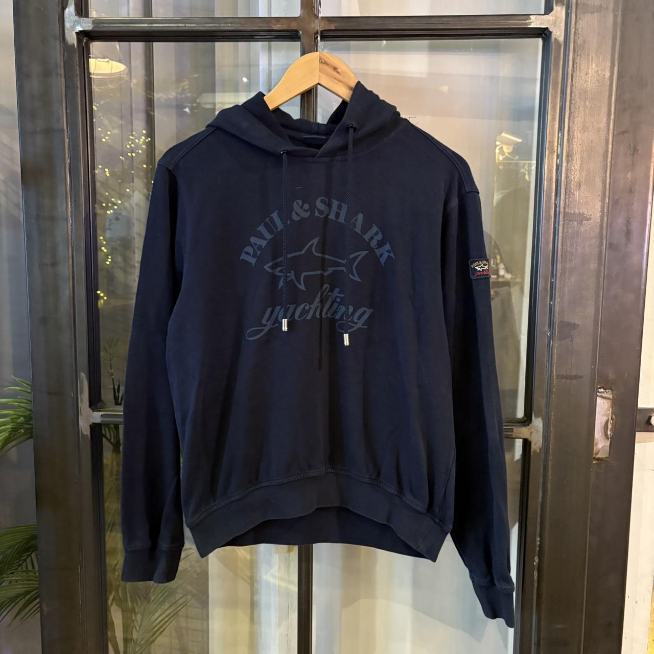 SWT590F - Vintage Retro Essential Navy Paul Shark Sweatshirt Hoodie with big spellout print logo #90s #sportswear #essential #paulshark #y2k