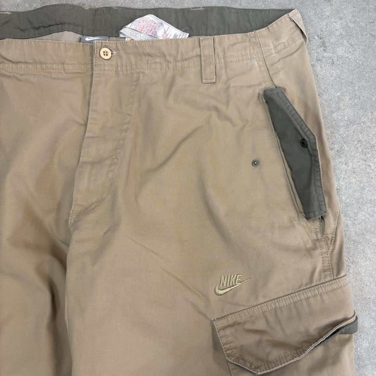 Vintage Beige Nike Cargo Shorts Mens 42” Over Knee Baggy Wide Leg Skate Surf Utility Hip Hop Streetwear Y2K