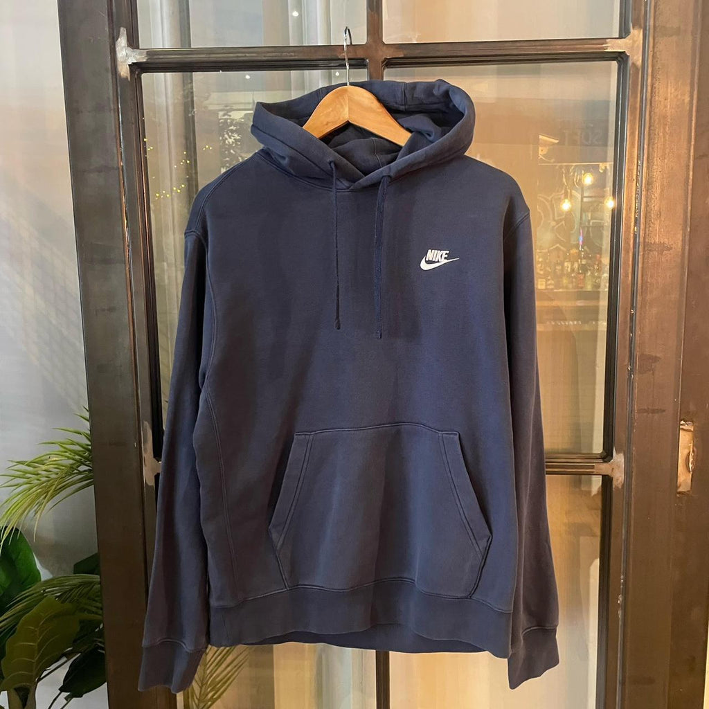 0325I05P - Vintage Retro Essential Navy Nike Sweatshirt Hoodie with swoosh embroidered logo #90s #sportswear #essential #nike #y2k