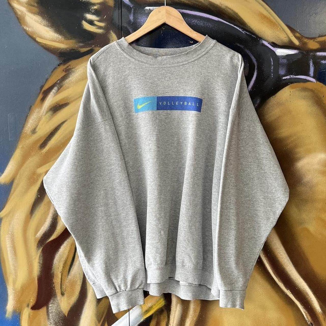 Nike Volleyball Centre Graphic Sweatshirt
