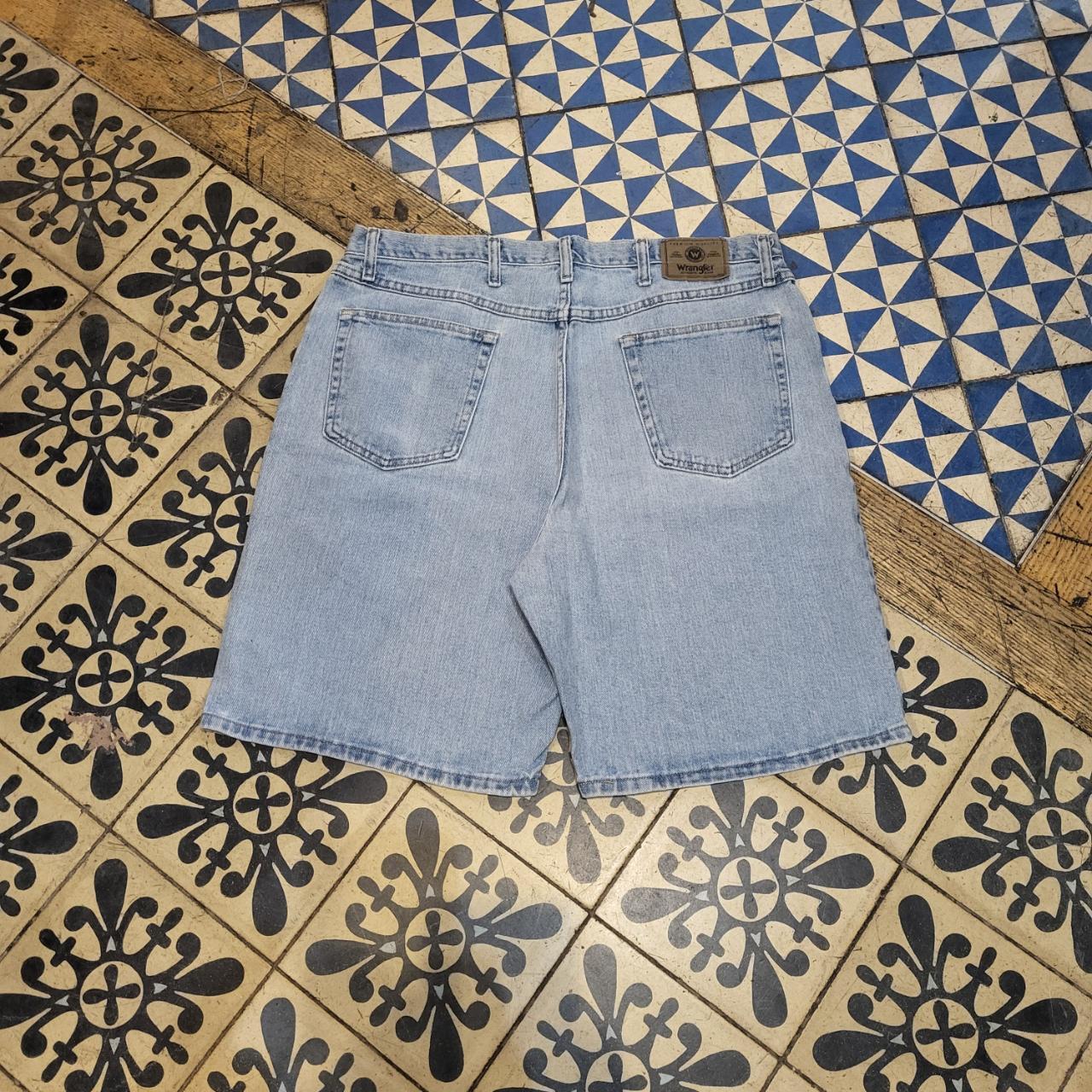 JRT304 - Vintage Retro Wrangler Light Blue Wash Denim Shorts Jorts #y2k #wrangler #jorts #skater