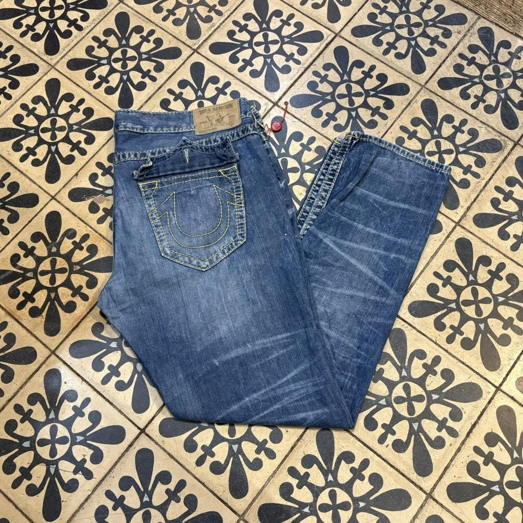 0325D13UF - Vintage retro essential True Religion Blue Wash Denim Jeans Trousers pants with gold contrast logo detailing stitching #denim #truereligon #slimfit #embroidered #contraststitching