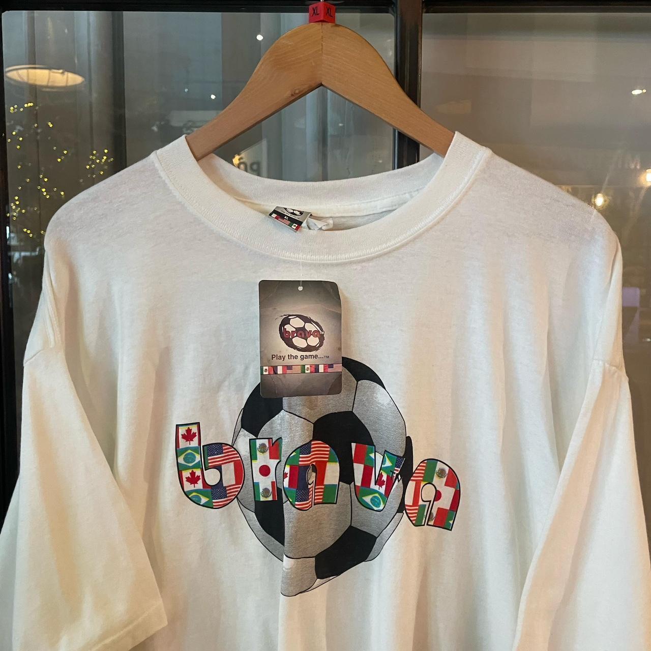 1224G18P - Vintage Retro Essential Deadstock White Brava Football Graphic Print Top Tee T-shirt #90s #graphic #top #football #soccer
