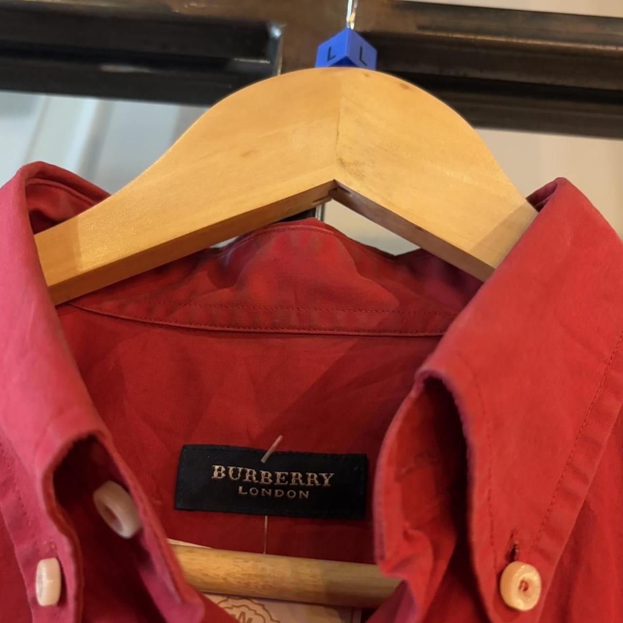BR2804CD-F - Vintage Retro Essential Burberry Plain Red Longsleeve collared button up polo shirt top #Y2K #burberry #london #smartcasual #oldmoney