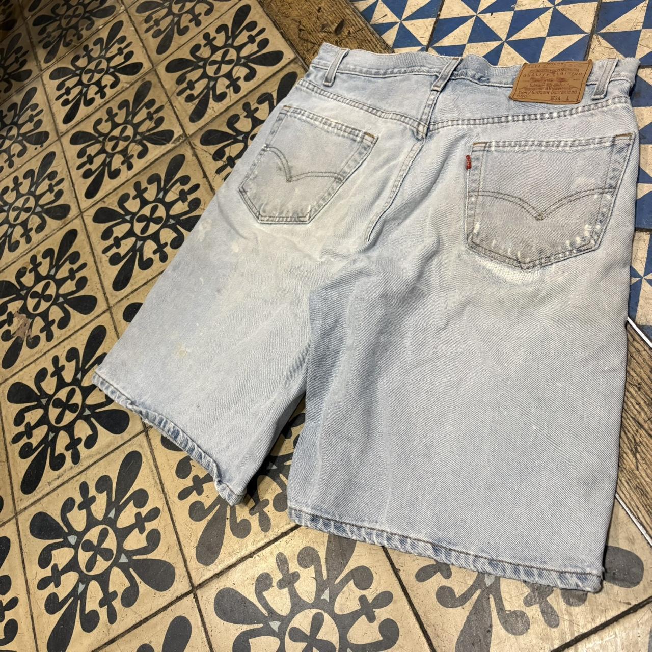 JRT106 - Vintage Retro Essential Levi's 550 Light Blue Wash Denim Shorts Jorts with detailed patch Logo carpenter workwear #hiphop #90s #jorts #skater #levis