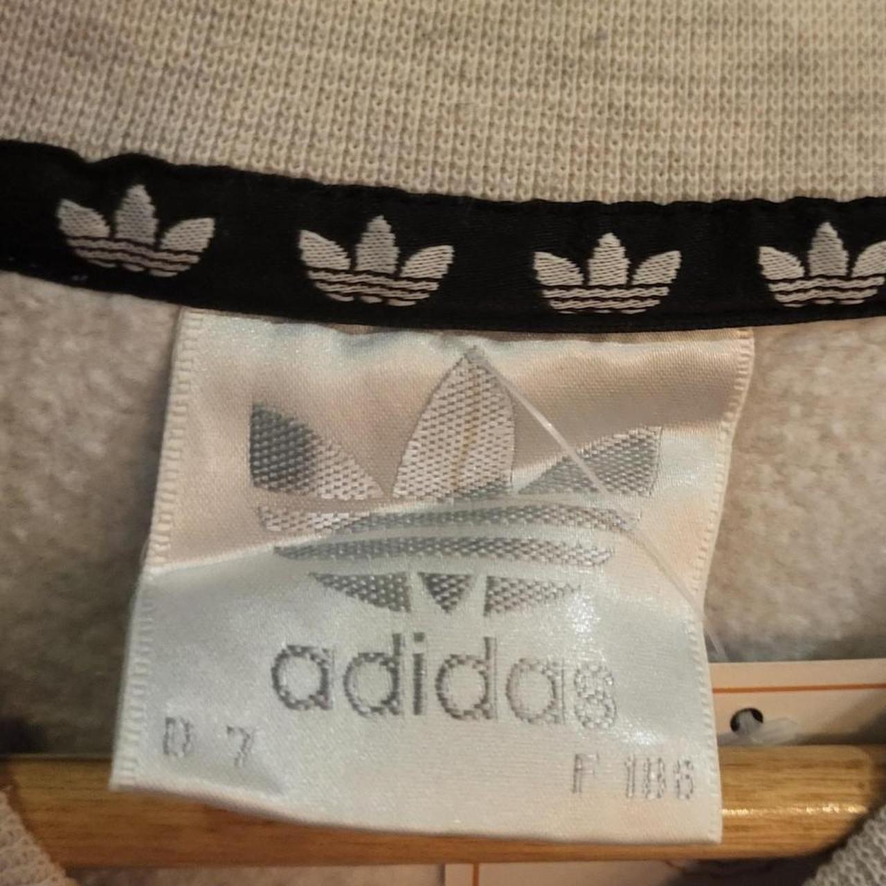 SWT122 - Vintage 90s light grey yellow essential Adidas originals trefoil felt big logo spell out sweatshirt crewneck jumper 90s era boxy & cropped fit