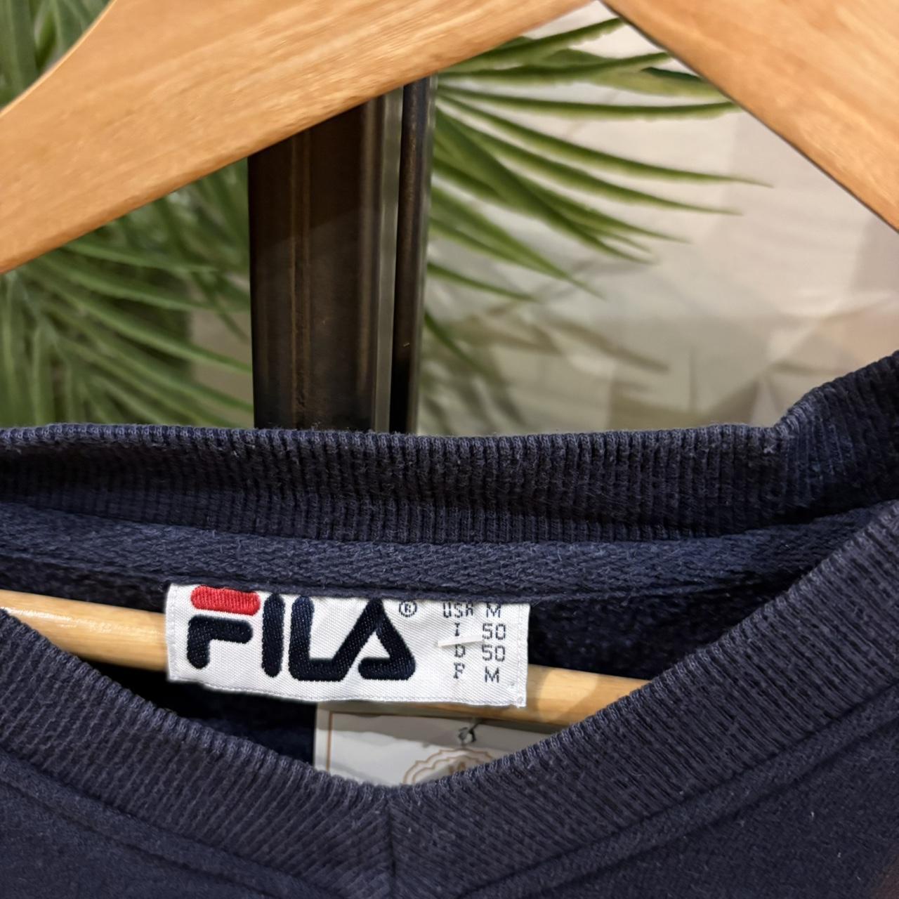 MA0406FS-P - Vintage Retro Essential Navy Fila V-Neck Crewneck Jumper Sweatshirt with embroidered logo #90s #sportswear #essential #y2k #fila