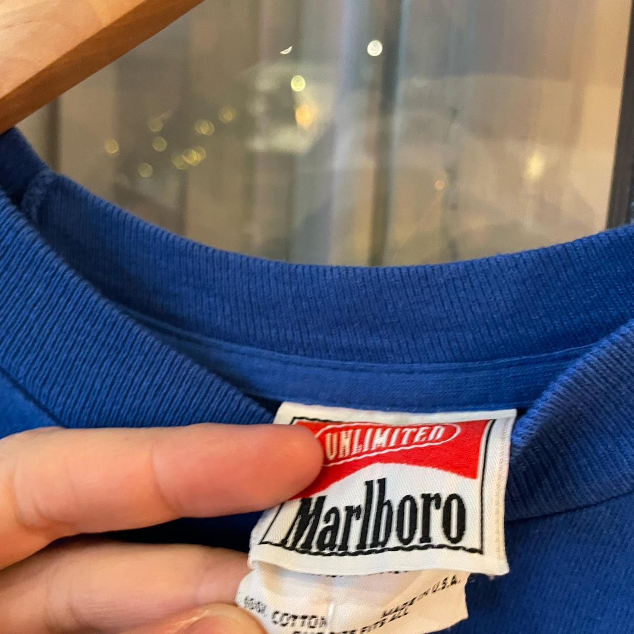 1224F74P - Vintage Retro Essential Blue Marlboro Unlimited Howling Wolf Moon Graphic Print Top Tee T-shirt #90s #marlborocigarettes #top #essential #marlboro