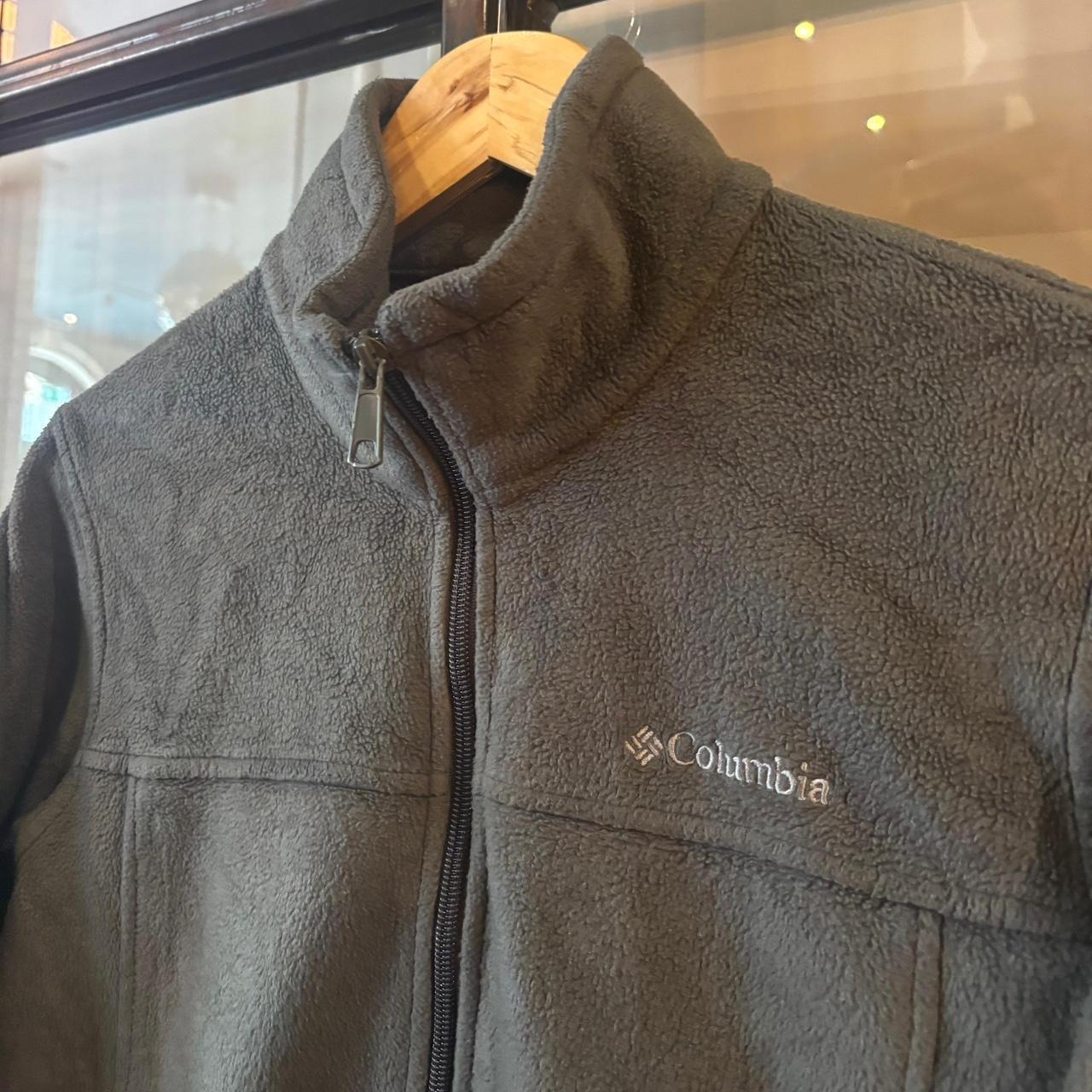 SWT630F - Vintage retro essential Grey Columbia full zip up outdoor sweatshirt fleece jacket #pullover #outdoor #expedition #hike #gorpcore