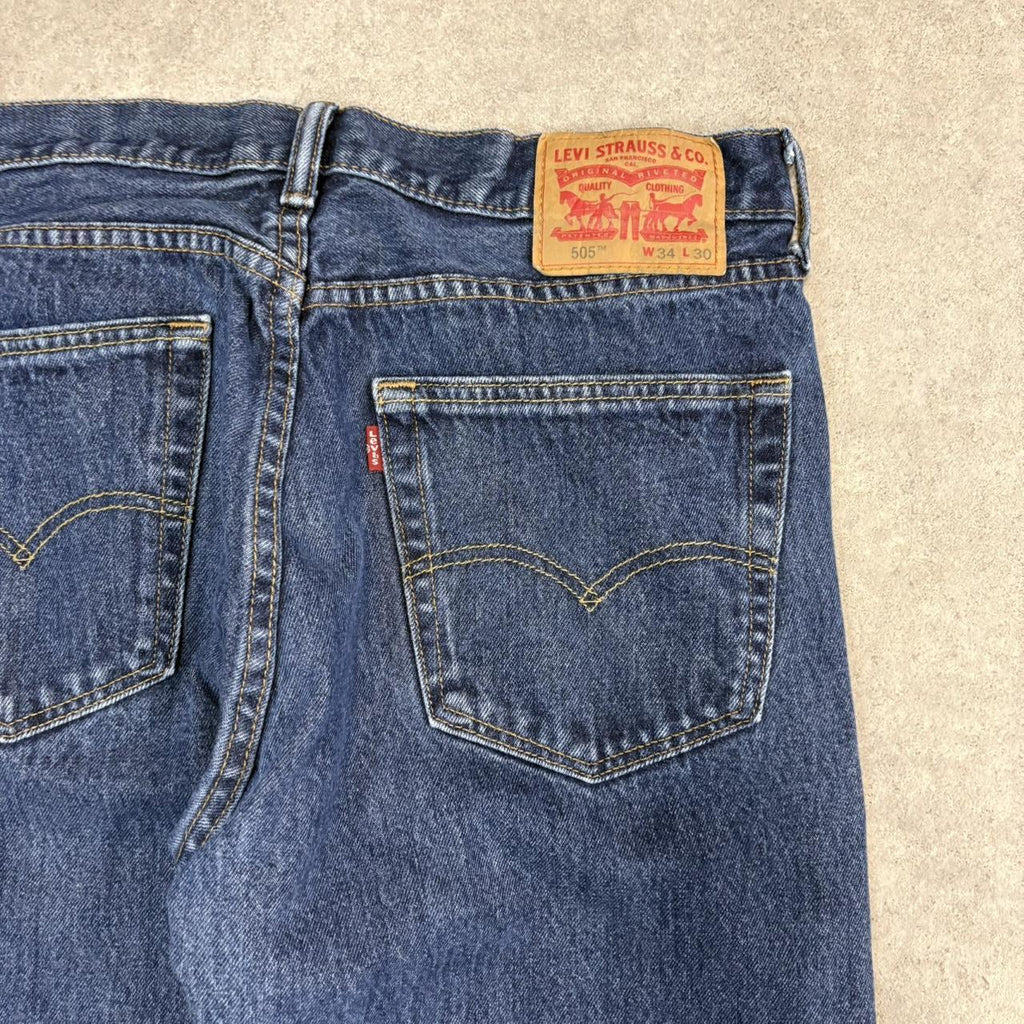 Vintage Dark Blue Wash Levi’s 505 Jeans Mens 34” Straight Leg Denim Trousers Skate Western Vintage Y2K 90s