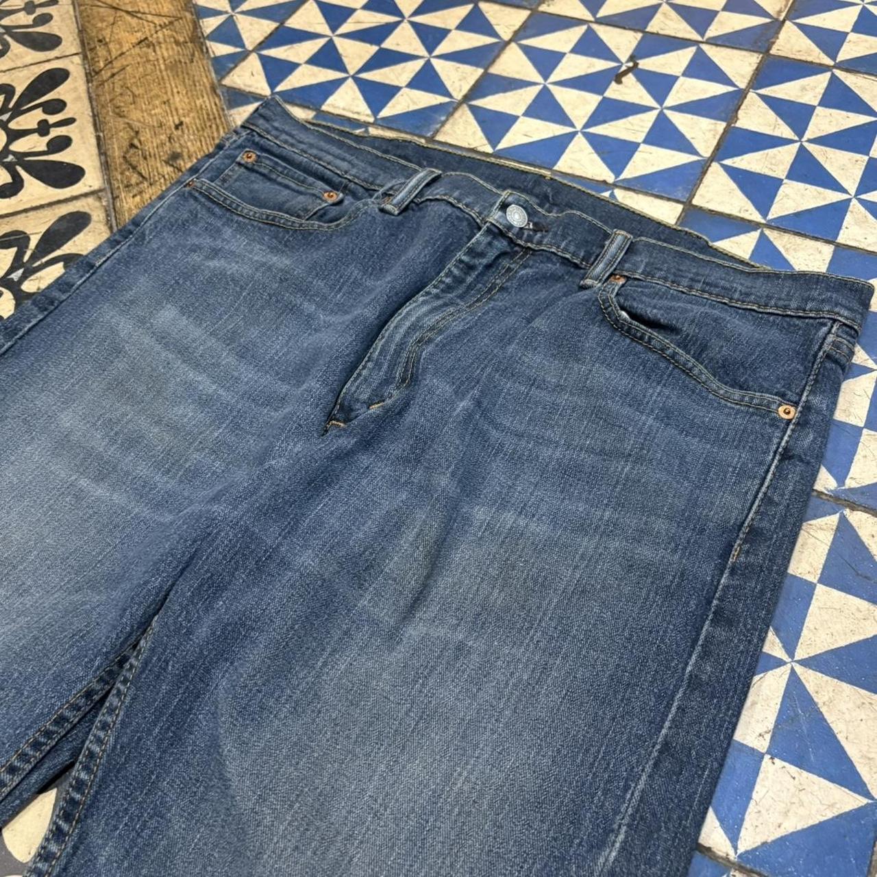 TRW520P - Vintage retro essential Levi’s Mid Blue Wash Denim Jeans Trousers pants #denim #straightleg #levis #jeans