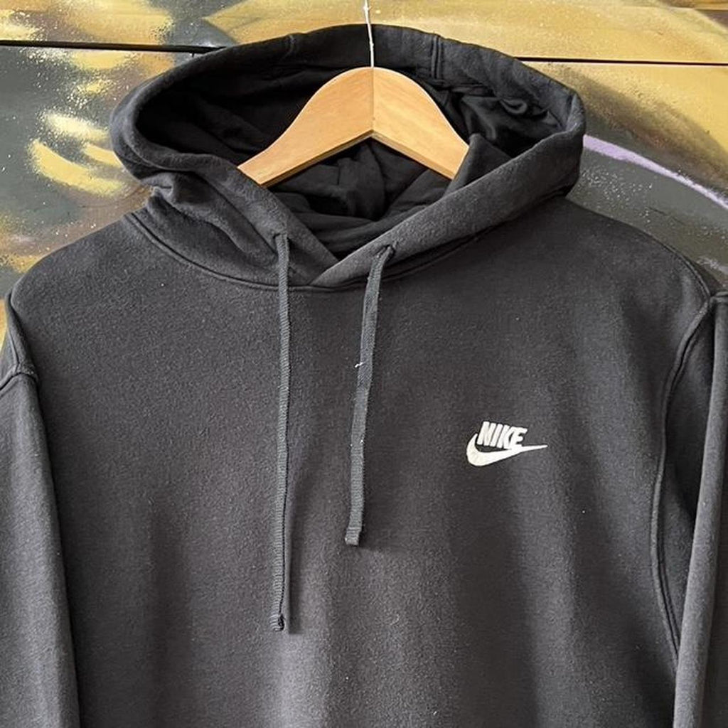 Nike Essential Small Embroidered Swoosh Hoodie