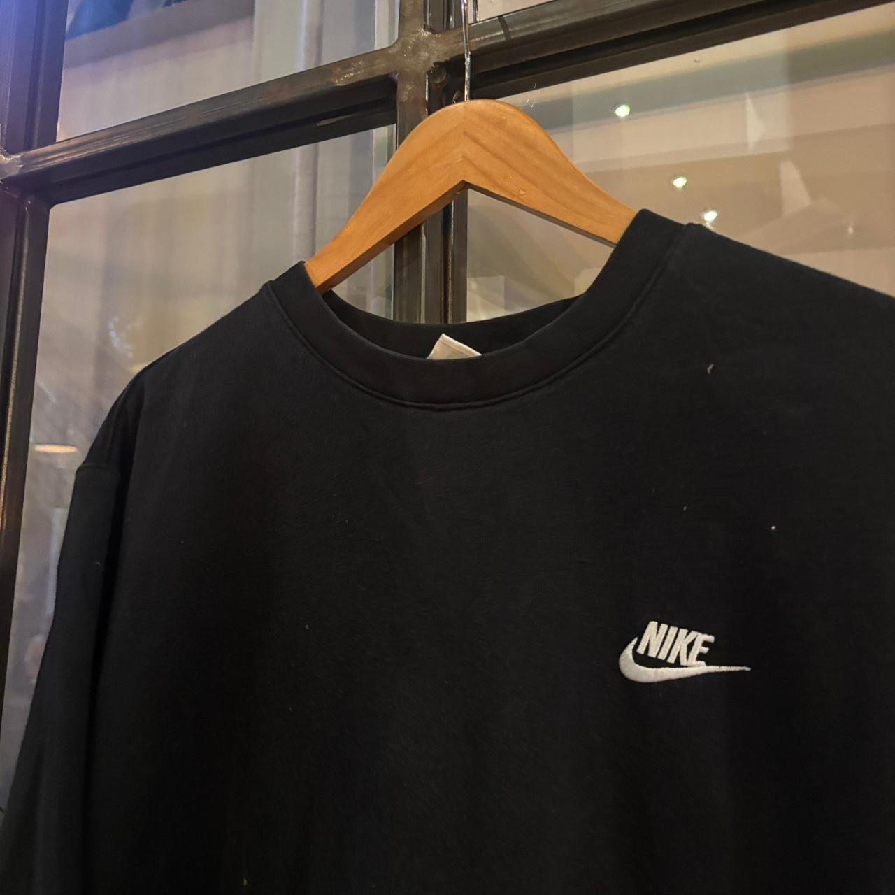 SWT638F - Vintage Retro Essential Black Nike Crewneck Jumper Sweatshirt with embroidered logo #90s #sportswear #essential #y2k #nike