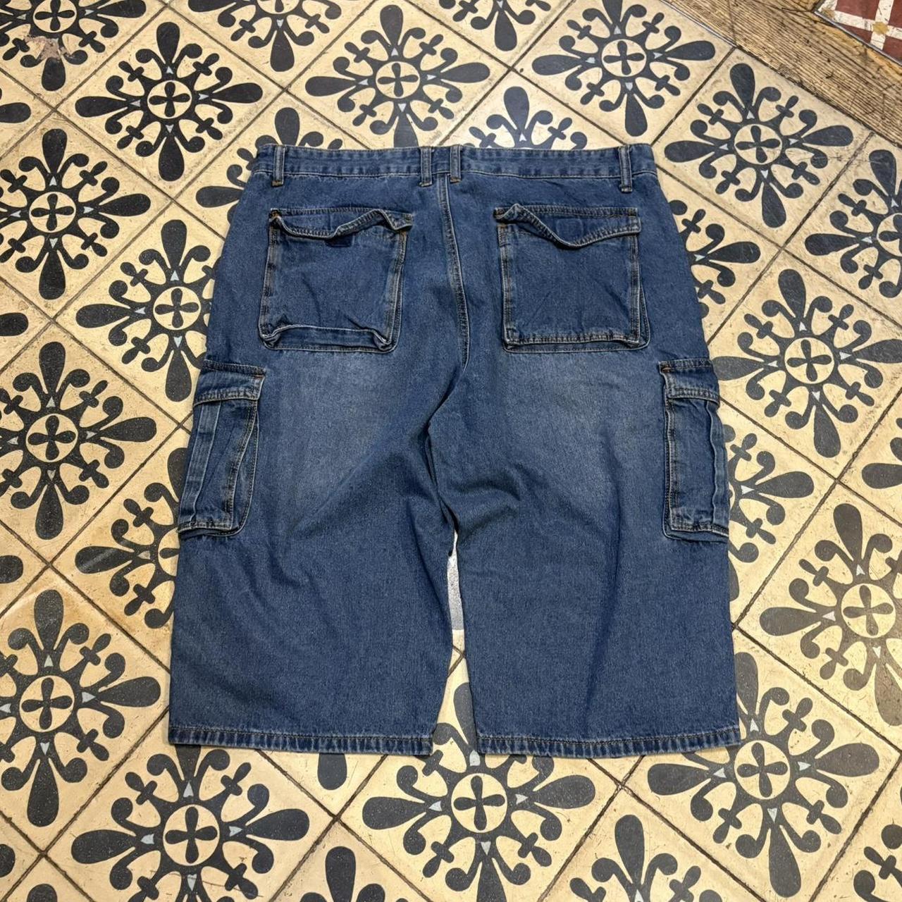 MA0503P-P - American Vintage Retro Essential Jeans & Fashion Blue Wash Denim Shorts Jorts with detailed patch Logo hip hop baggy wide leg 90s 00s y2k grunge streetwear style workwear #hiphop #90s #jorts #skater