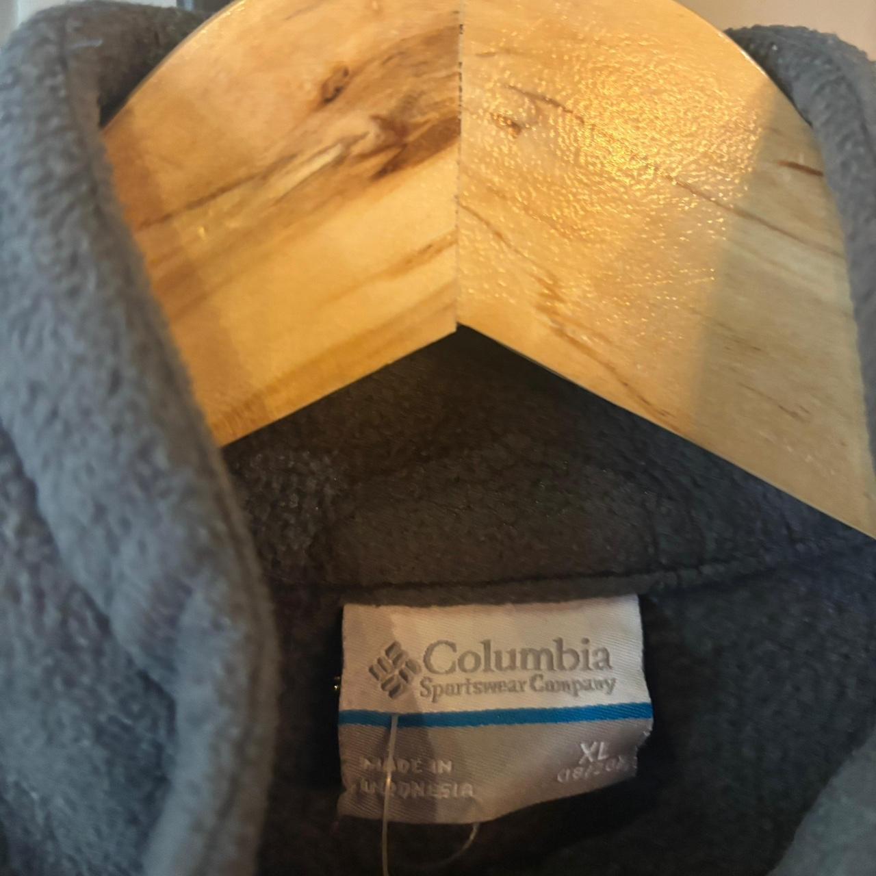 SWT630F - Vintage retro essential Grey Columbia full zip up outdoor sweatshirt fleece jacket #pullover #outdoor #expedition #hike #gorpcore