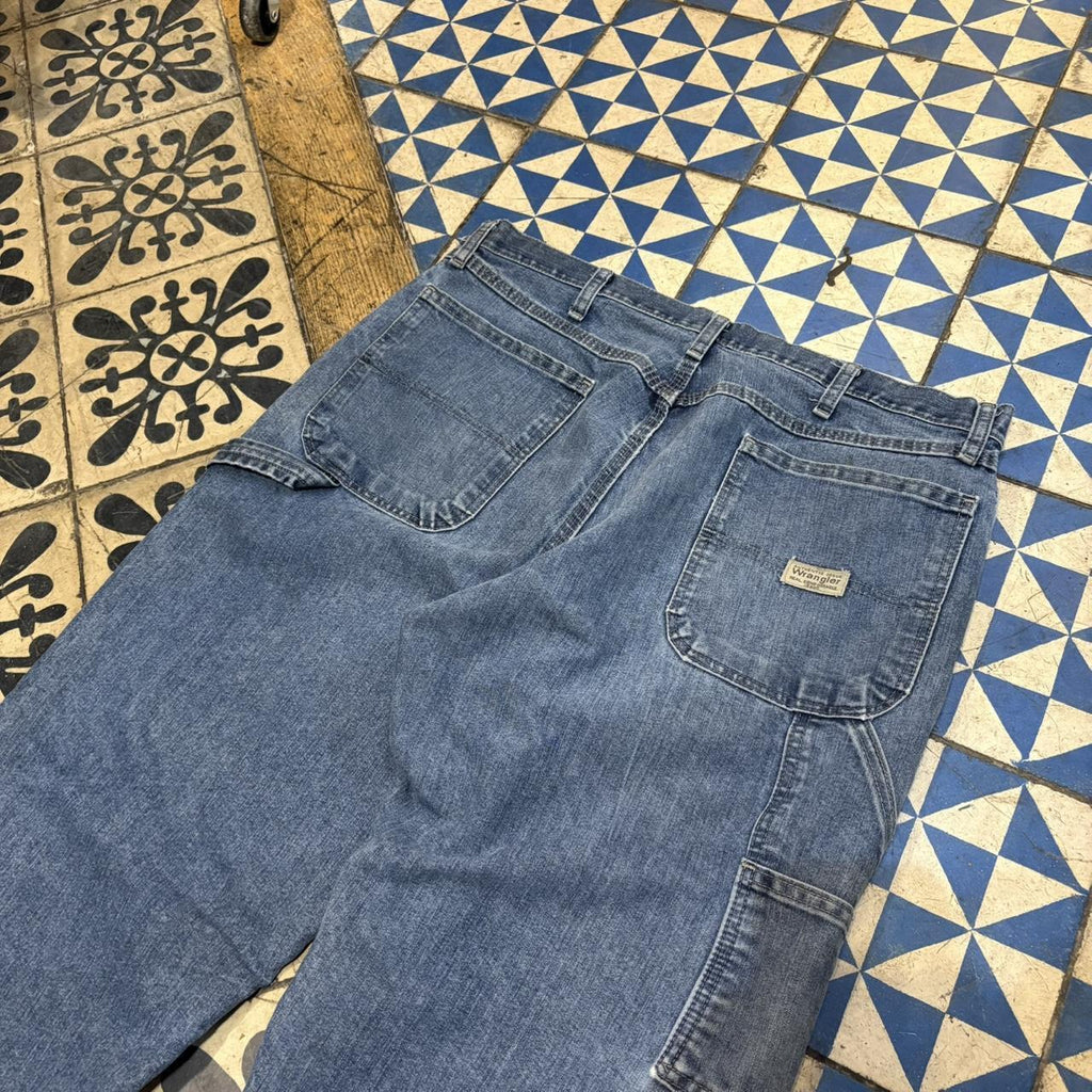 0225C68BR - Vintage retro essential  Wrangler Straight Leg carpenter Blue Wash Denim Jeans Trousers pants #denim #carpenter #wrangler #skater #denimjeans