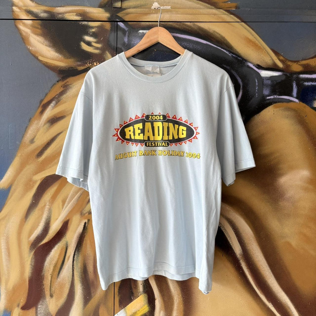 VIN1303M-U - Vintage Retro Essential Reading 2004 Music Concert Festival The Darkness, The White Stripes, Green Day, 50 Cent, Franz Ferdinand, The Streets, Baby Blue Graphic Print Top Tee T-shirt #y2k #50cent #greenday #thestreets