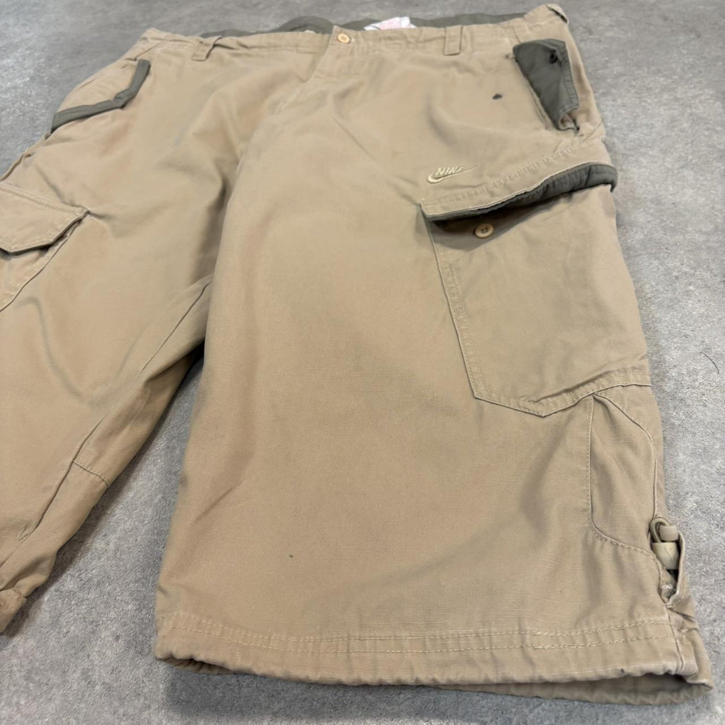 Vintage Beige Nike Cargo Shorts Mens 42” Over Knee Baggy Wide Leg Skate Surf Utility Hip Hop Streetwear Y2K