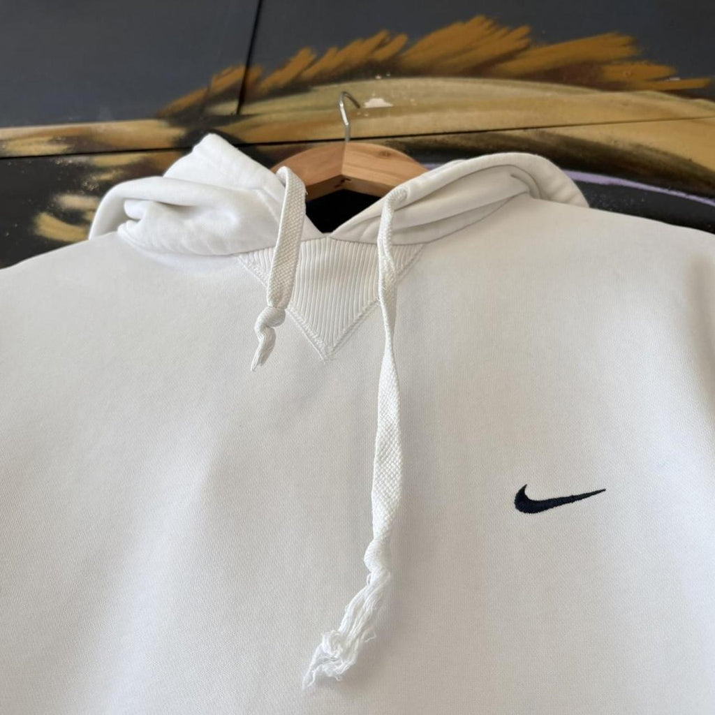 BR1912AMH-U - Vintage Retro Essential White Nike Sweatshirt Hoodie with embroidered swoosh logo #90s #sportswear #essential #nike #y2k