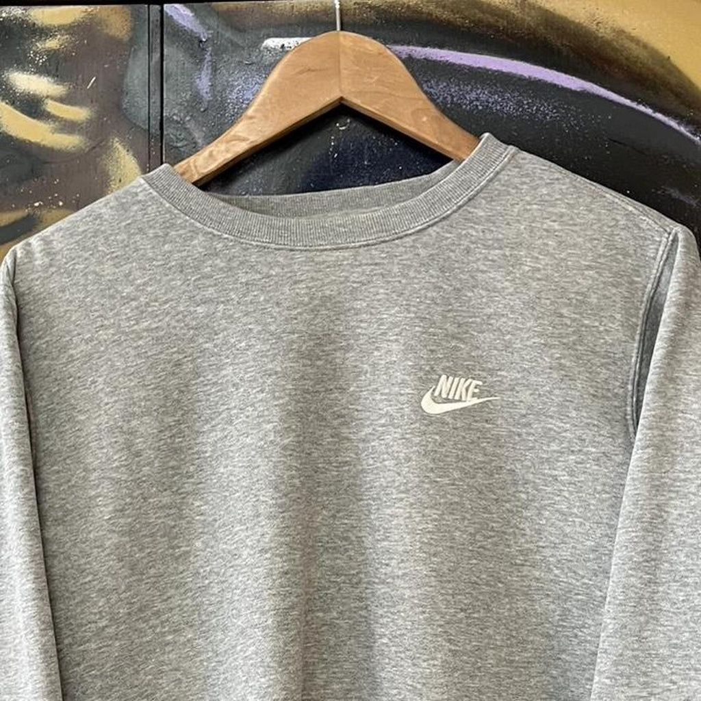 Nike Essential Embroidered Logo Sweatshirt