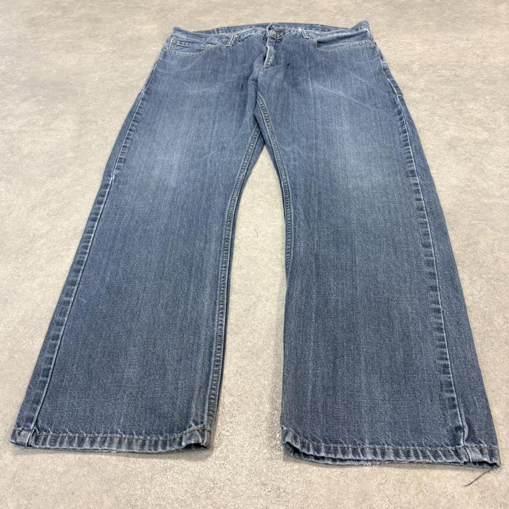 BR2701FO-U - Vintage retro essential Levi’s 514 Straight Leg Blue Wash Denim Jeans Trousers pants #denim #levis #levis514 #starightleg #jeans