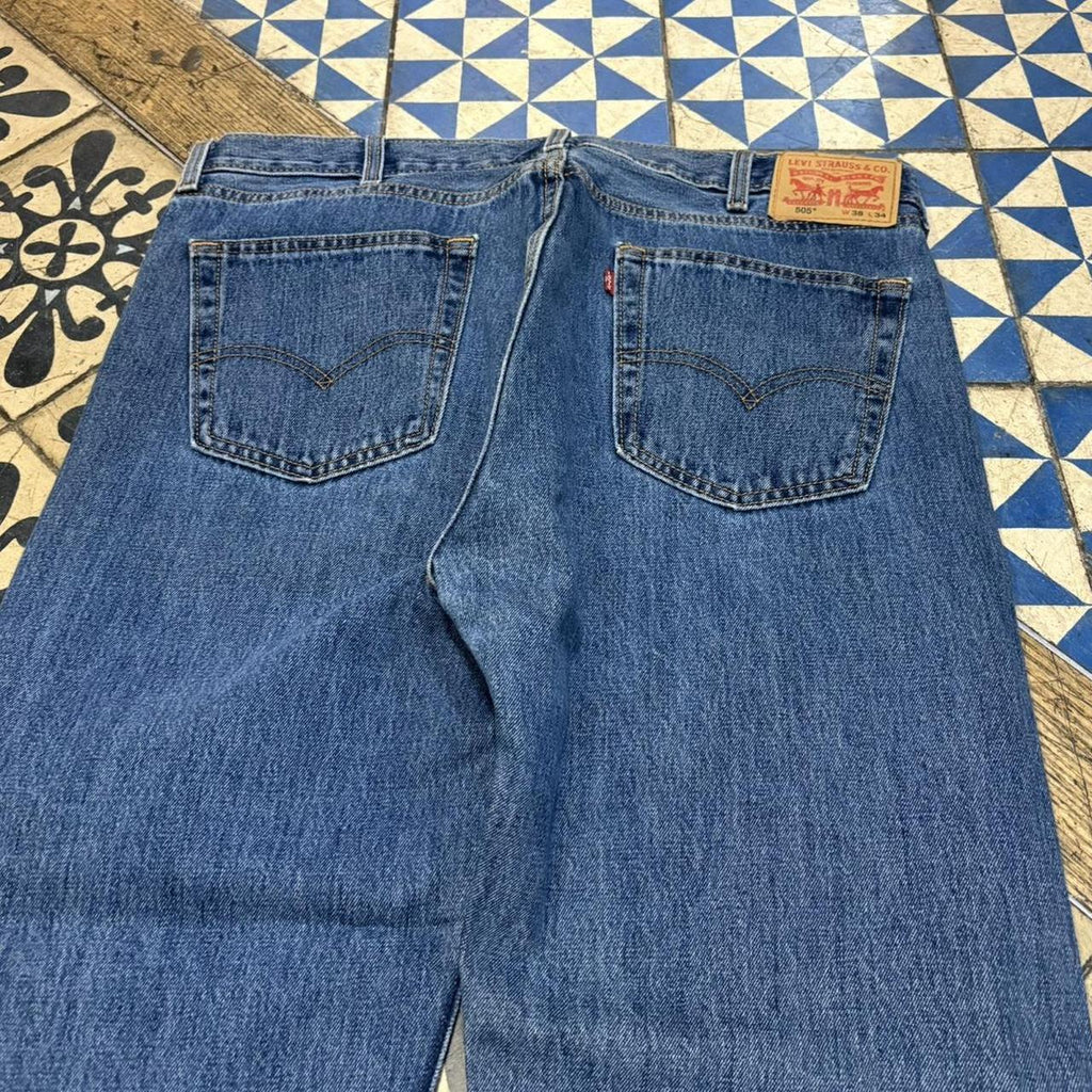 BR2804AZ-F - Vintage retro essential  Levi’s 505 Blue Wash Denim Jeans Trousers pants #denim #straightleg #levis505 #levis #jeans