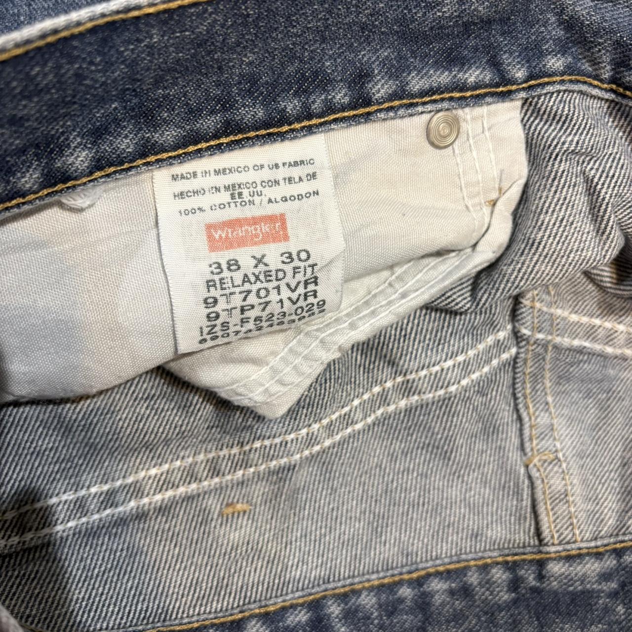 JRT129 - Vintage Retro Essential Wrangler Mid Blue Wash Denim Shorts Jorts with detailed patch Logo carpenter workwear #hiphop #90s #jorts #skater #wrangler