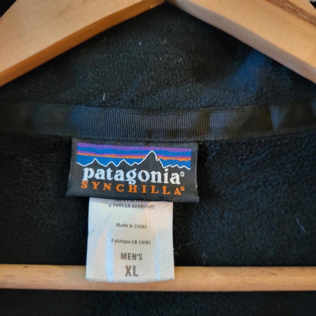 FLC402 - Vintage essential retro black Patagonia full zip up synchilla fleece sweatshirt pullover with small spellout logo