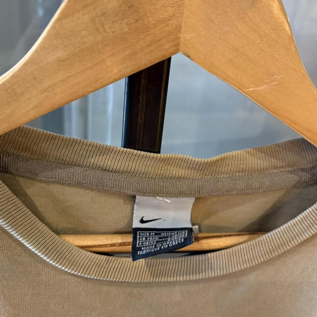 VIN3108N-F - Vintage Retro Essential Beige 2000’s Nike Top Tee T-shirt #swoosh #nike #y2k #essential #basic