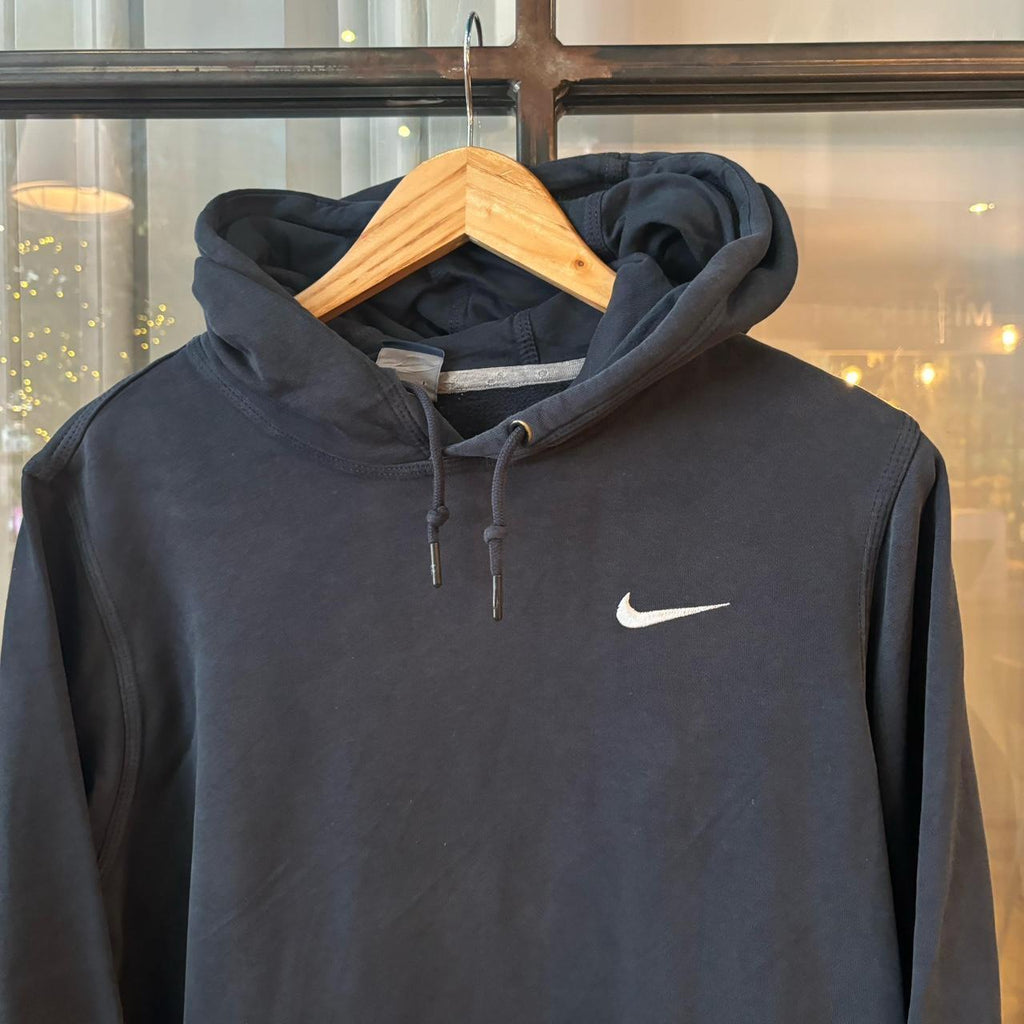 Vintage Retro Essential Nike Sweatshirt Hoodie with small chest embroidered logo #90s #sportswear #essential #nike #y2k