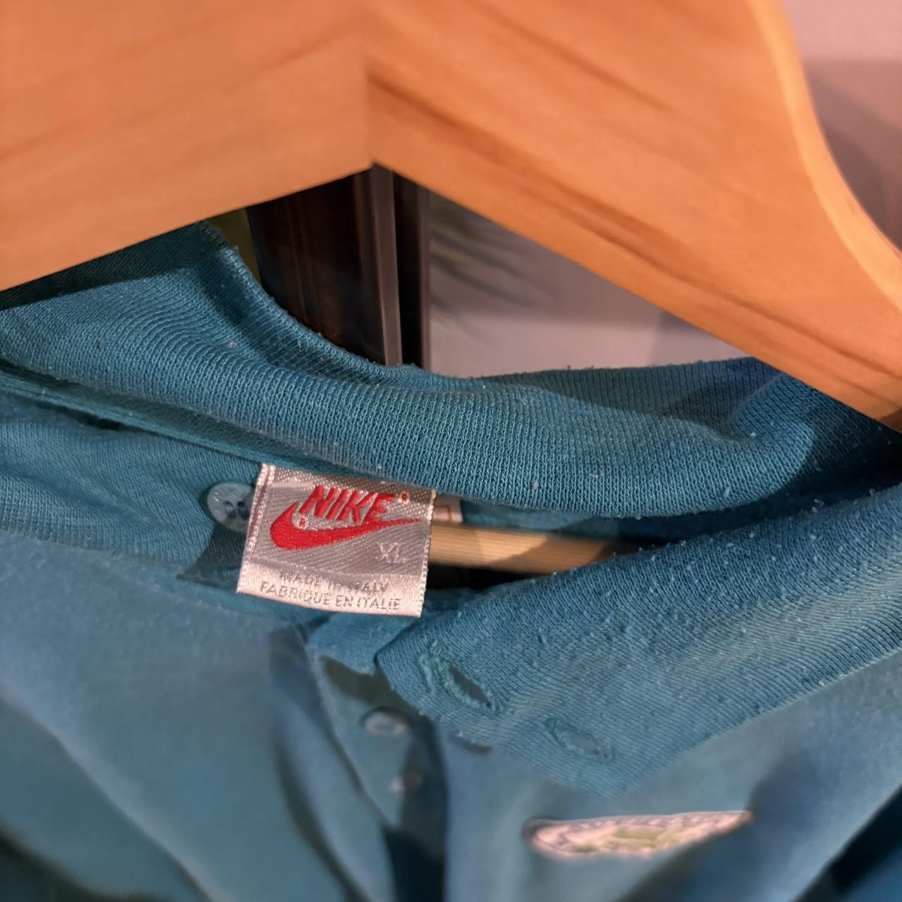 0425D42-P - Vintage Retro Essential Blue Nike Mock Neck Jersey 1/4 Button Up Jumper Sweatshirt with embroidered patch logo #90s #sportswear #essential #y2k #nike