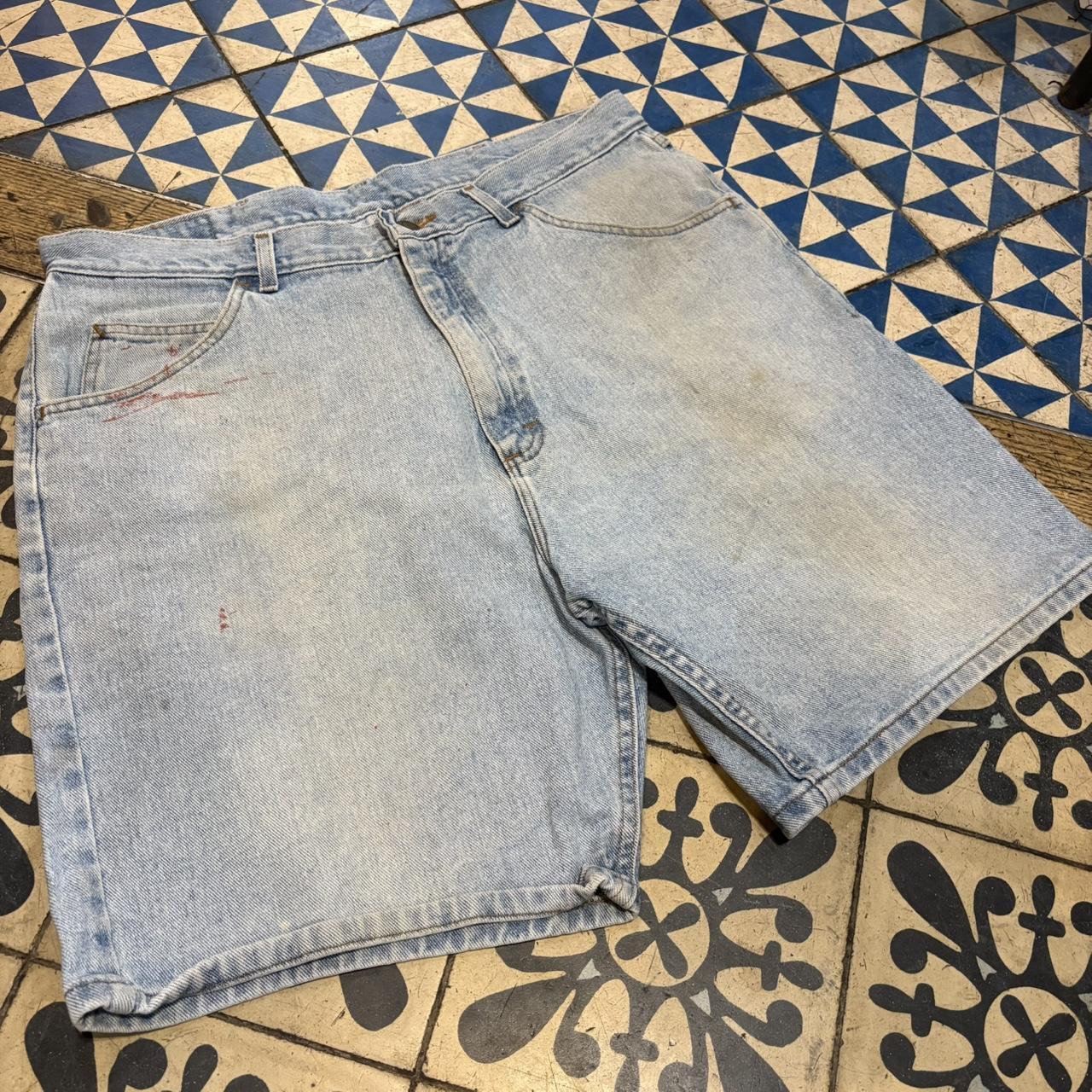 JRT103 - Vintage Retro Essential Wrangler Light Blue Wash Denim Shorts Jorts with detailed patch Logo carpenter workwear #hiphop #90s #jorts #skater