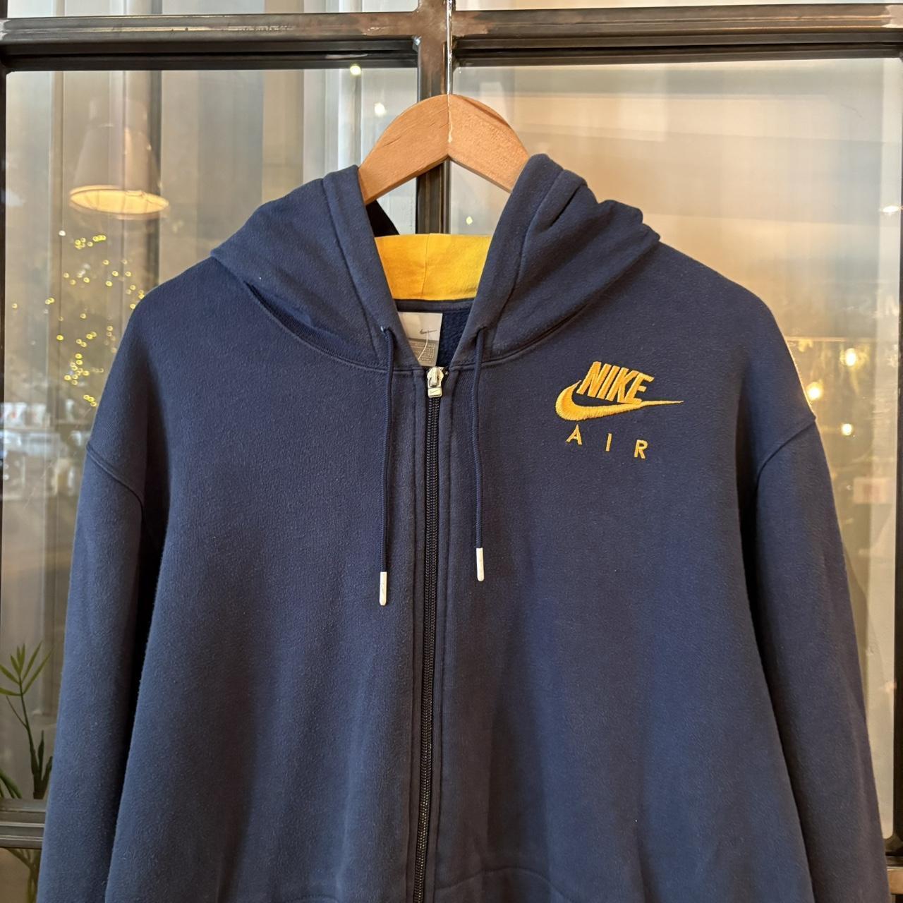 0325G50F - Vintage Retro Essential Navy Nike Air Max Full Zip Up Sweatshirt Hoodie with big spellout back embroidered logo and small chest logo #airmax #sportswear #essential #nike #y2k