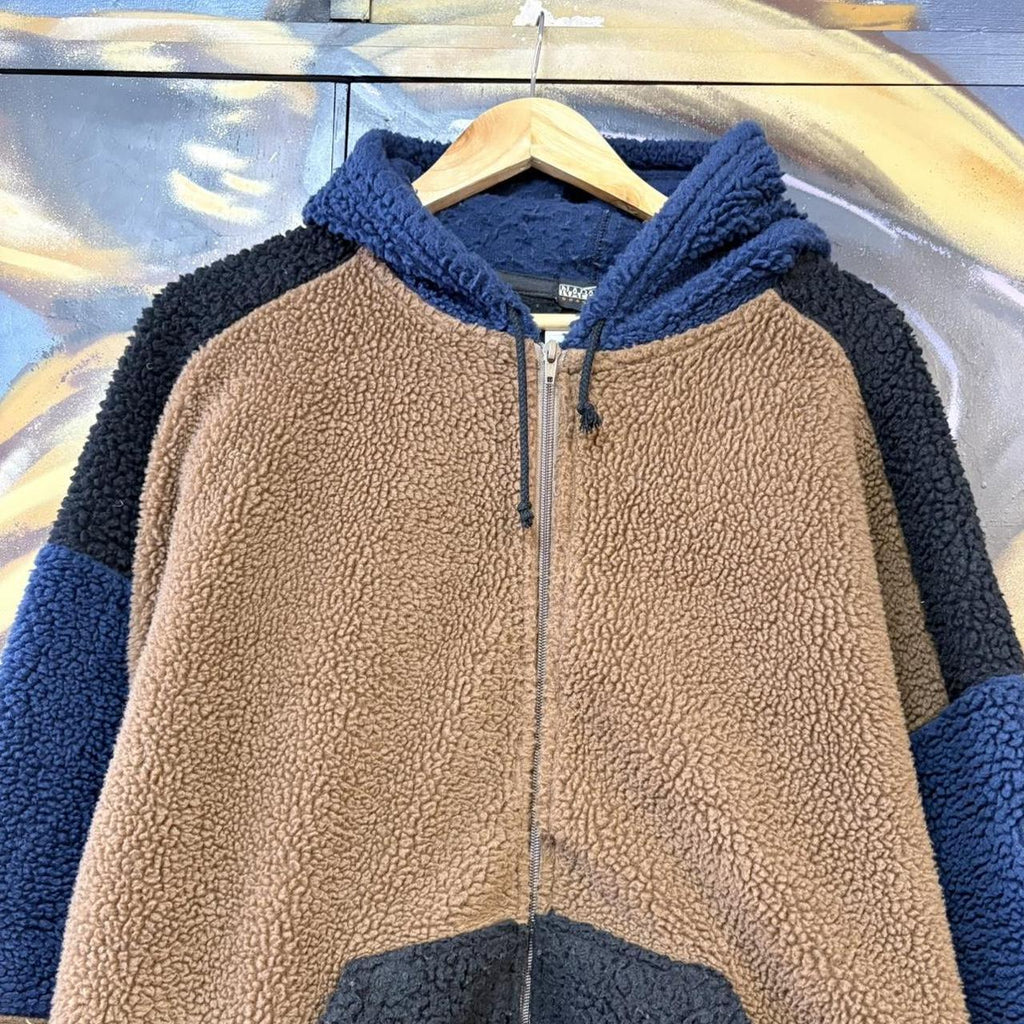 MES1102FM-U - Vintage Retro Essential Brown, Black and Navy Napapijri Full Zip Fluffy Fleece Sweatshirt Hoodie with large back patch logo #90s #fleece #essential #napapijri #y2k