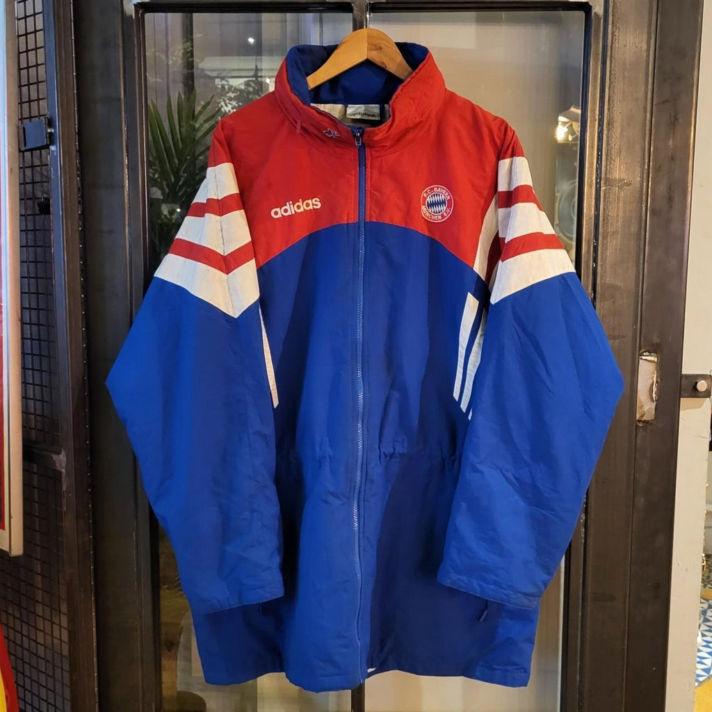 Vintage retro essential blue F.C Bayern Munich full zip up training Football Soccer puffer jacket 90s