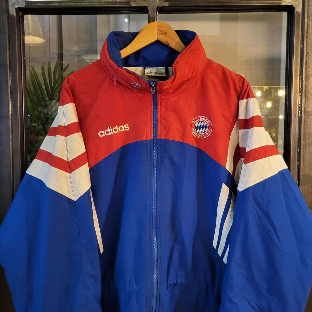 Vintage retro essential blue F.C Bayern Munich full zip up training Football Soccer puffer jacket 90s