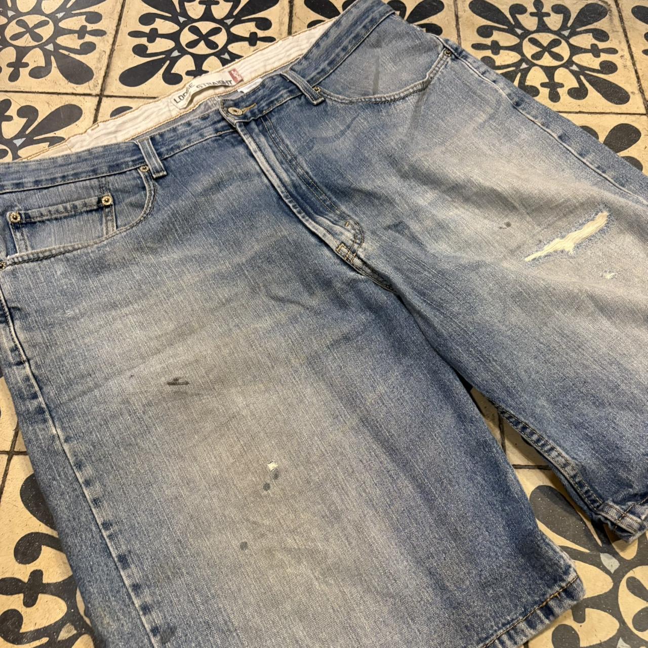 JRT142 - Vintage Retro Essential Levi’s 569 Blue Wash Denim Shorts Jorts with detailed patch Logo carpenter workwear #levis569 #90s #jorts #skater #levis