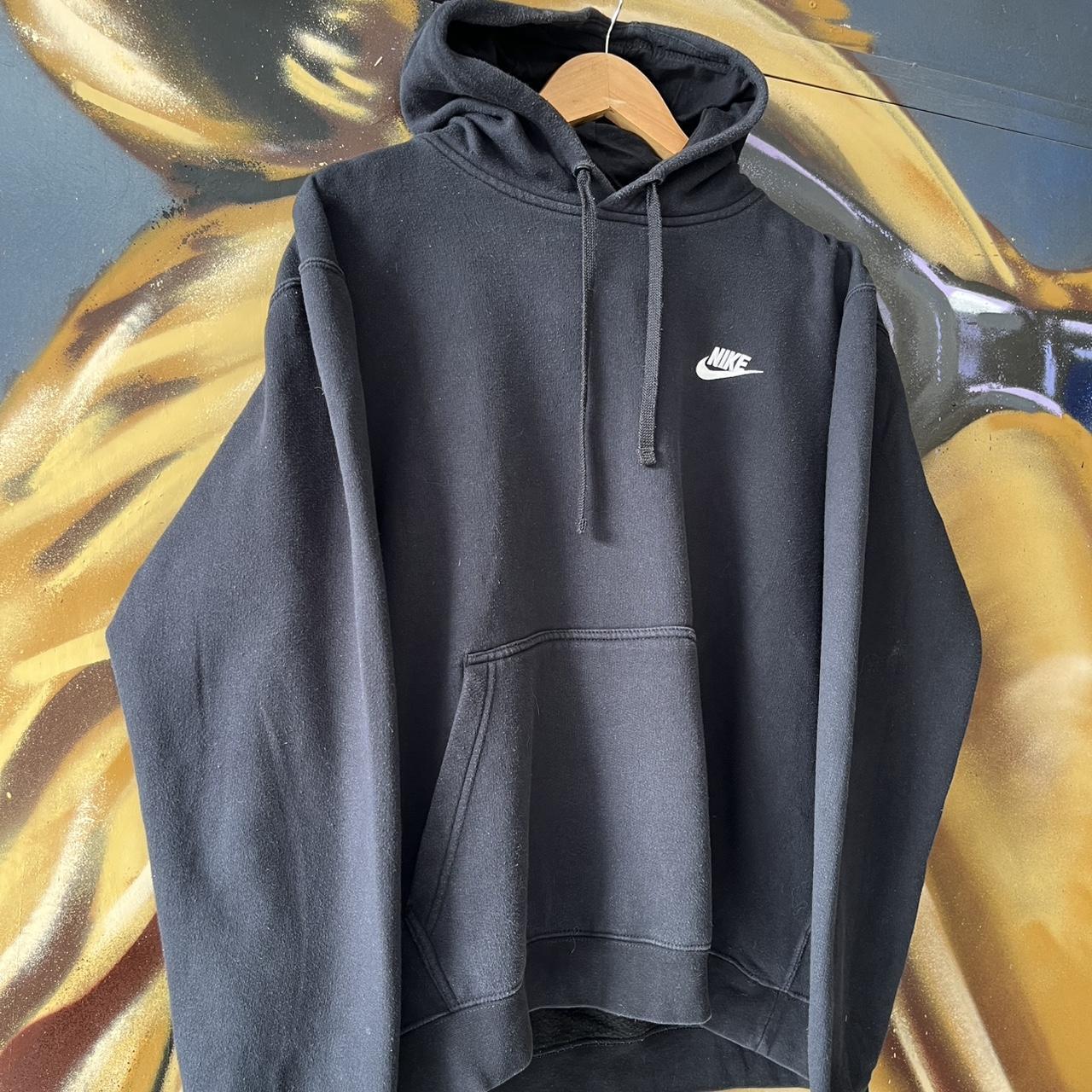 Nike Essential Small Embroidered Logo Hoodie