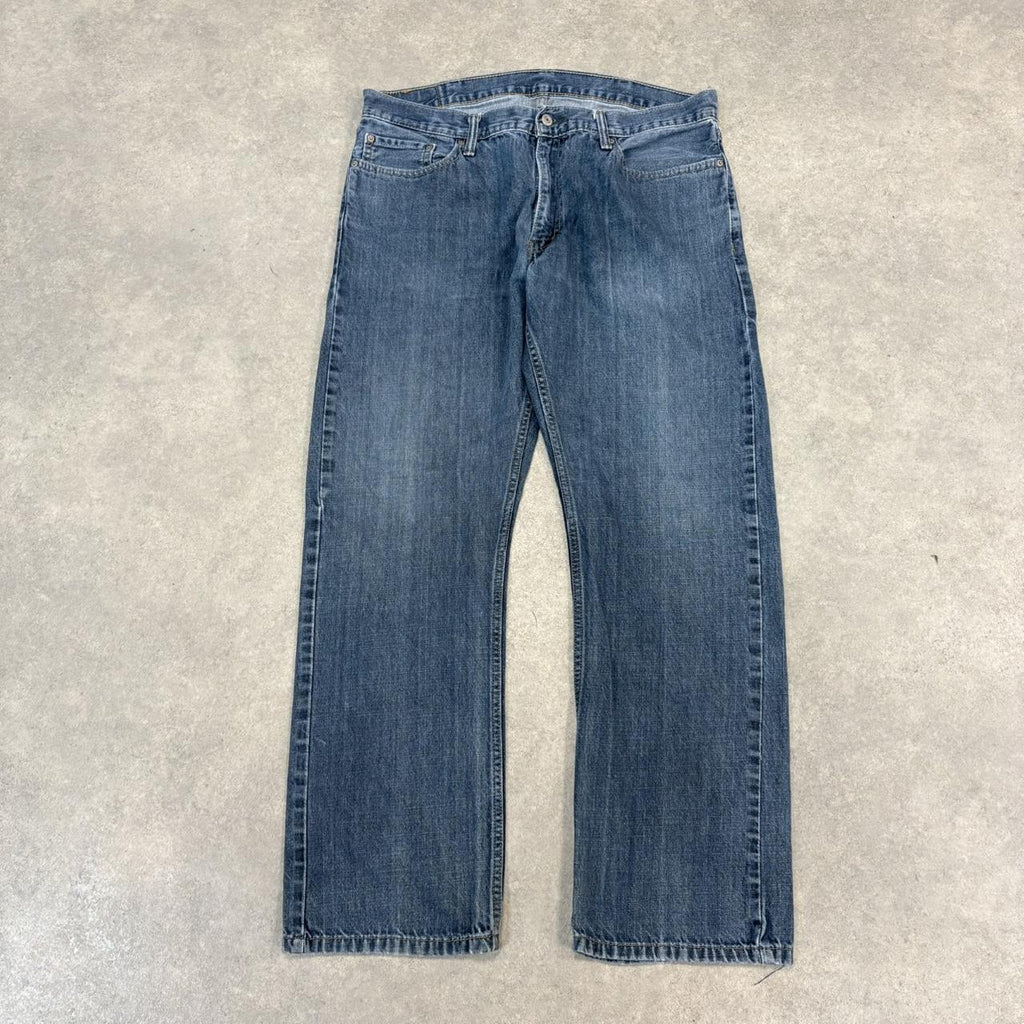 BR2701FO-U - Vintage retro essential Levi’s 514 Straight Leg Blue Wash Denim Jeans Trousers pants #denim #levis #levis514 #starightleg #jeans