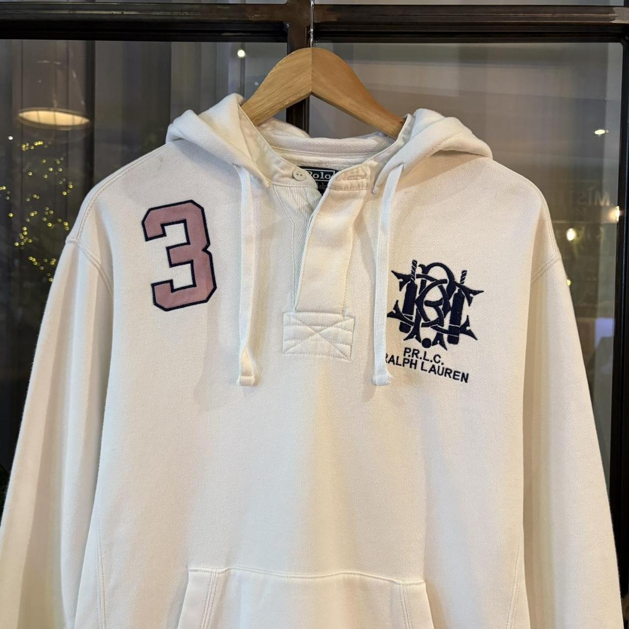 0425A54F - Vintage Retro Essential White Polo Ralph Lauren Sweatshirt Hoodie with embroidered logo #90s #sportswear #preppy #poloralphlauren #oldmoney