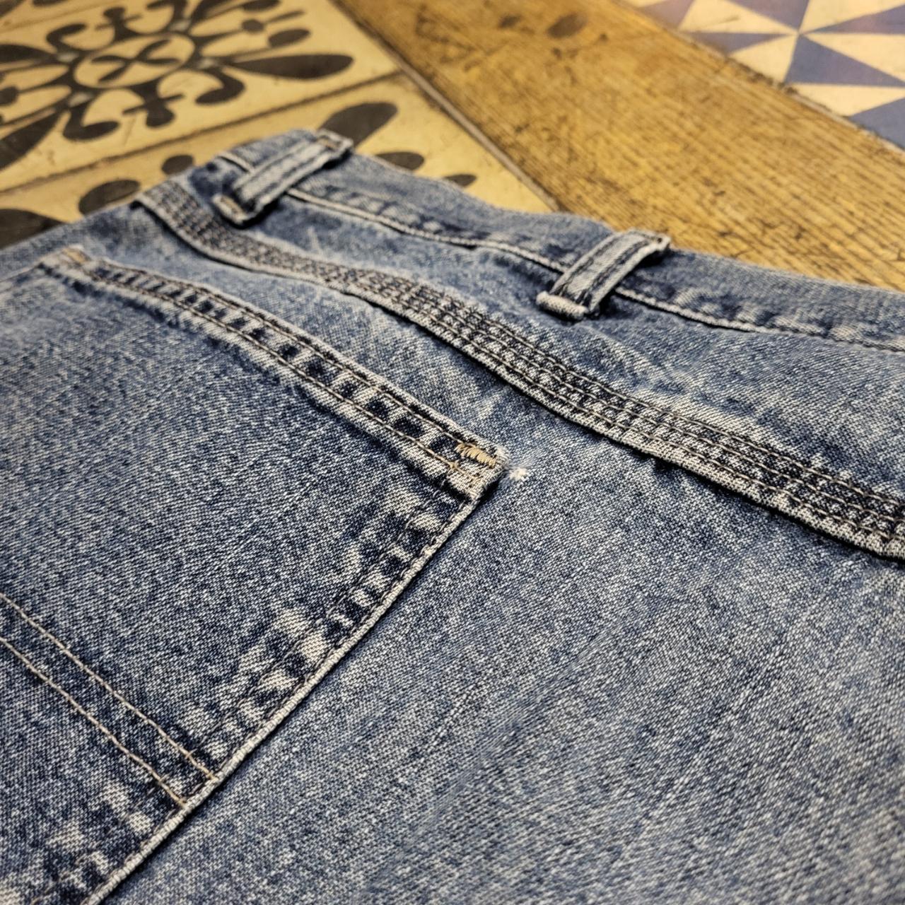 JRT1225 - Vintage Wrangler Blue Wash Denim Shorts Jorts with detailed embroidered graphic carpenter workwear #skater #y2k #jorts #hiphop