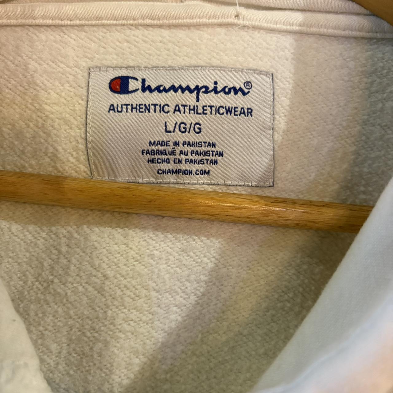 SWT704F - Vintage Retro Essential White Champion Sweatshirt Hoodie with embroidered logo #90s #sportswear #essential #champion #y2k