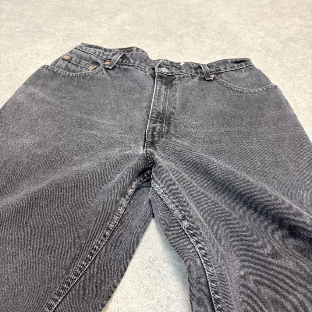 BR2701FG-U - Vintage retro essential Levi’s 550 Relaxed Cropped Raw Hem Black Wash Denim Jeans Trousers pants #denim #cropped #levis #levis550 #relaxed