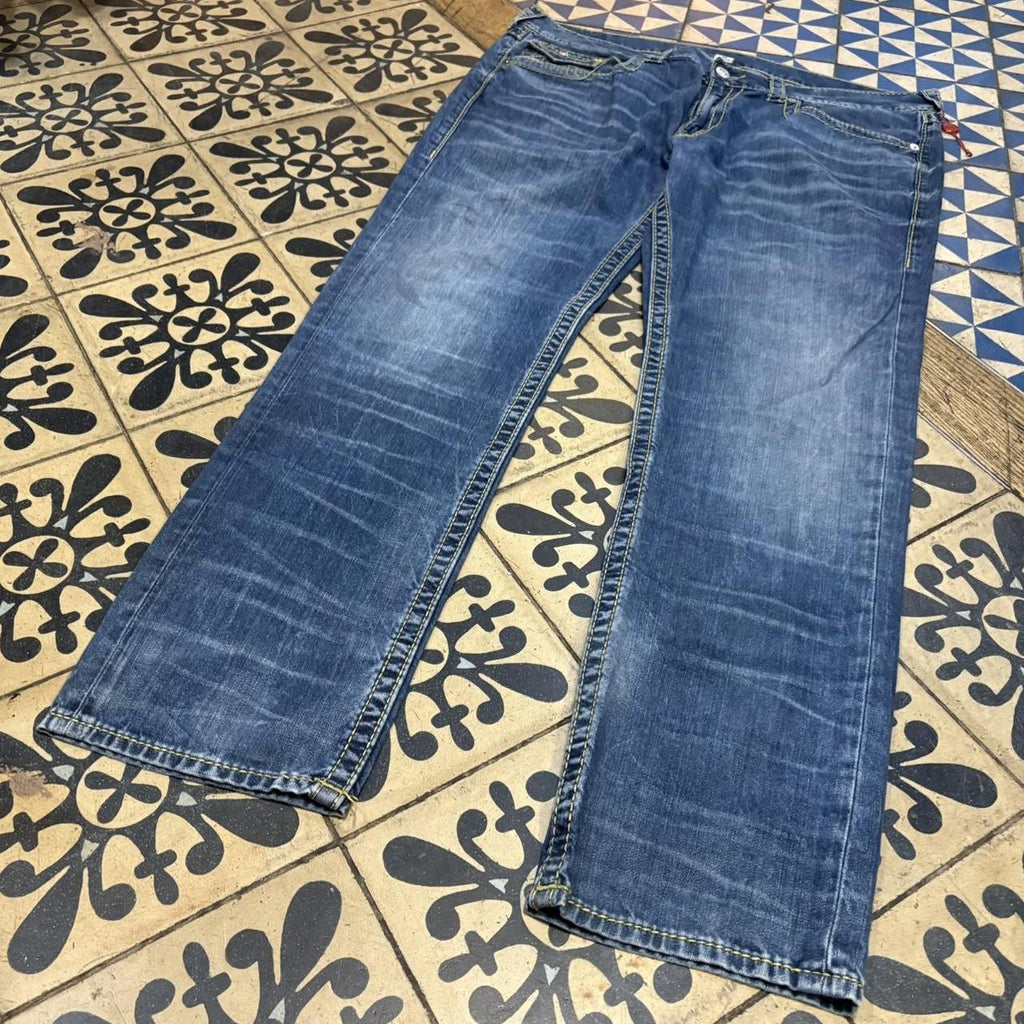 0325D13UF - Vintage retro essential True Religion Blue Wash Denim Jeans Trousers pants with gold contrast logo detailing stitching #denim #truereligon #slimfit #embroidered #contraststitching