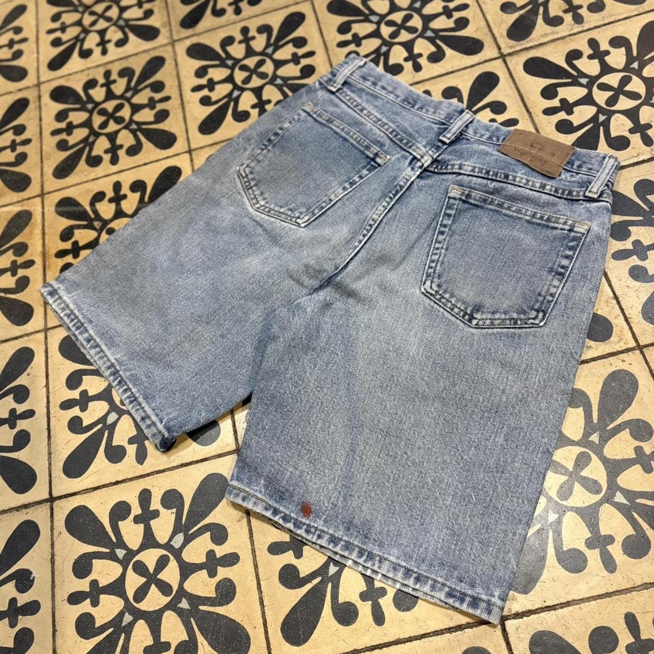JRT137 - Vintage Retro Essential Wrangler Light Blue Wash Denim Shorts Jorts with detailed patch Logo carpenter workwear #hiphop #90s #jorts #skater #wrangler